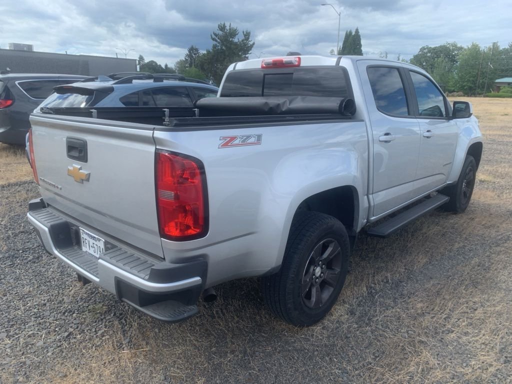 Used 2018 Silver Ice Metallic Chevrolet Z71 image 4