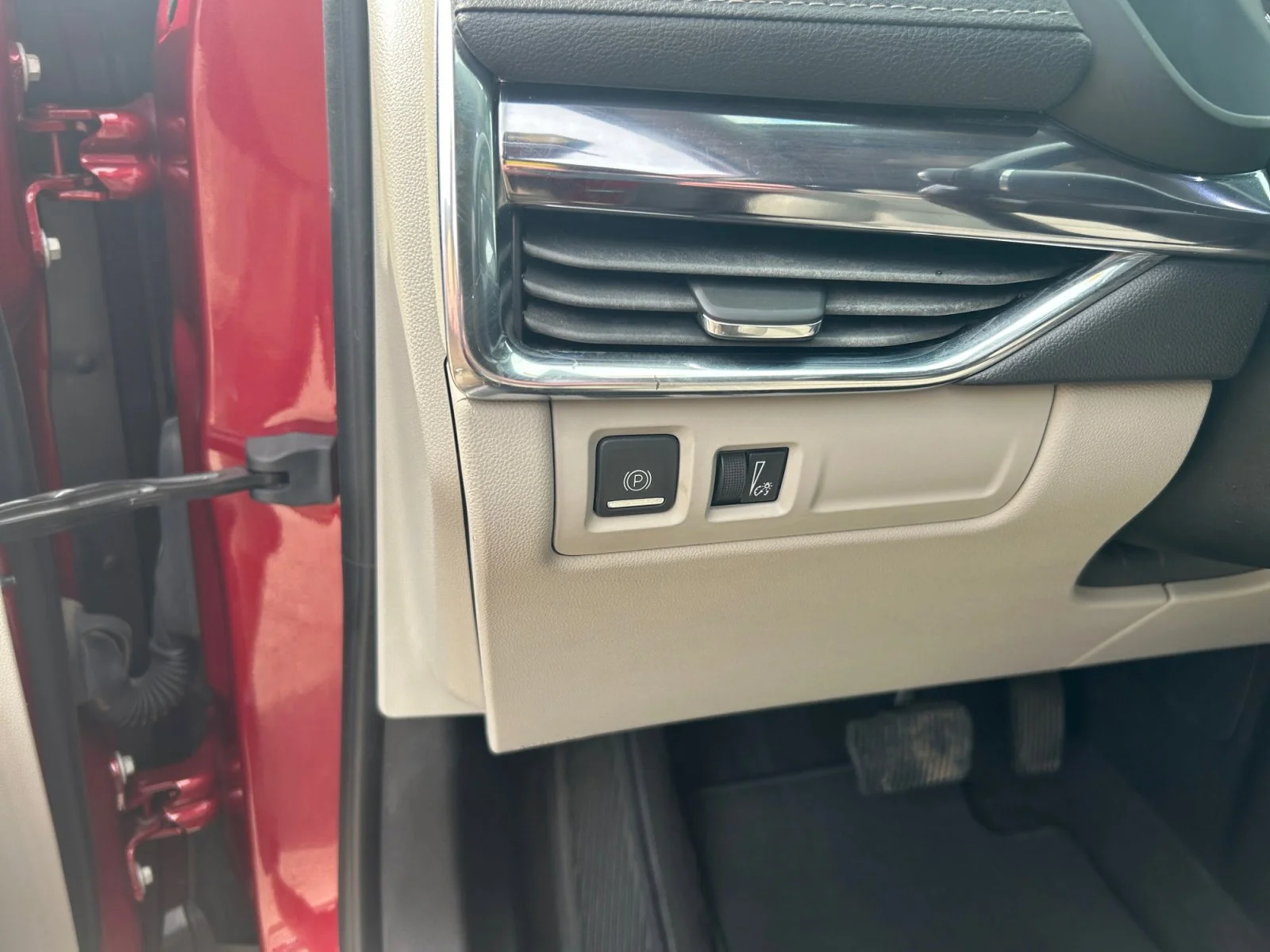 Used 2019 RED Cadillac AWD LUXURY AWD image 15