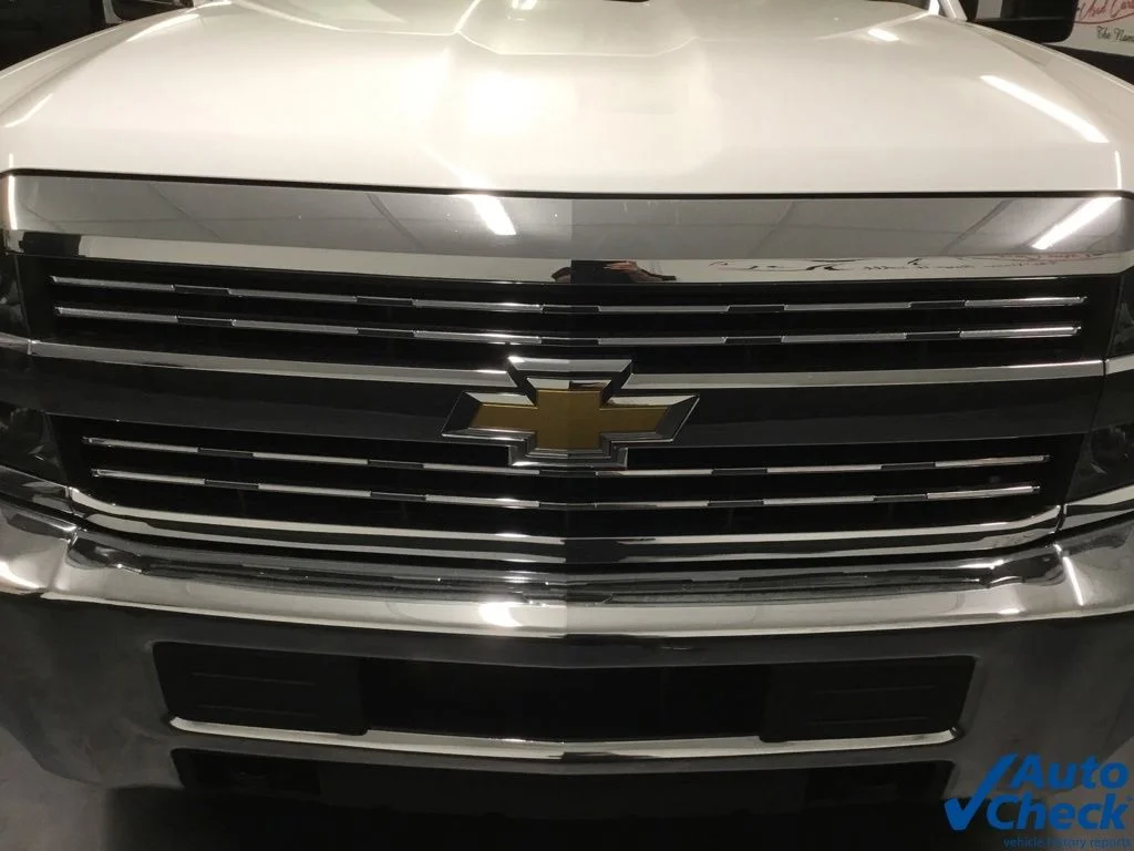 Used 2018 White Chevrolet Work Truck image 22