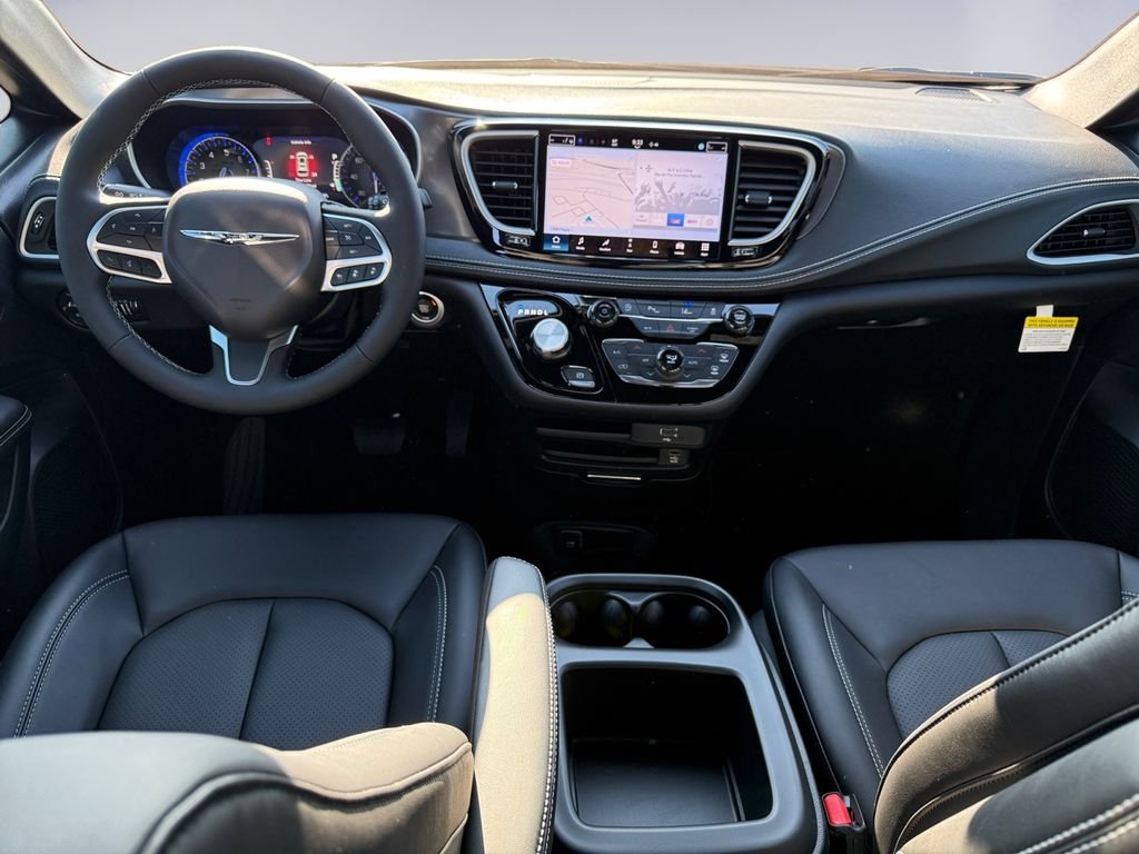 2026 Chrysler Pacifica Select - Photo 13