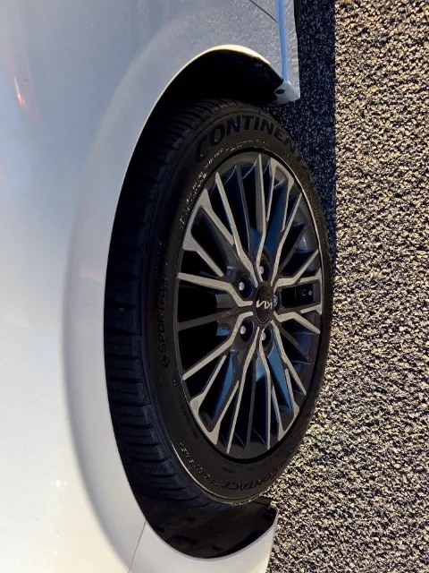 Used 2023 White Kia GT-Line image 18