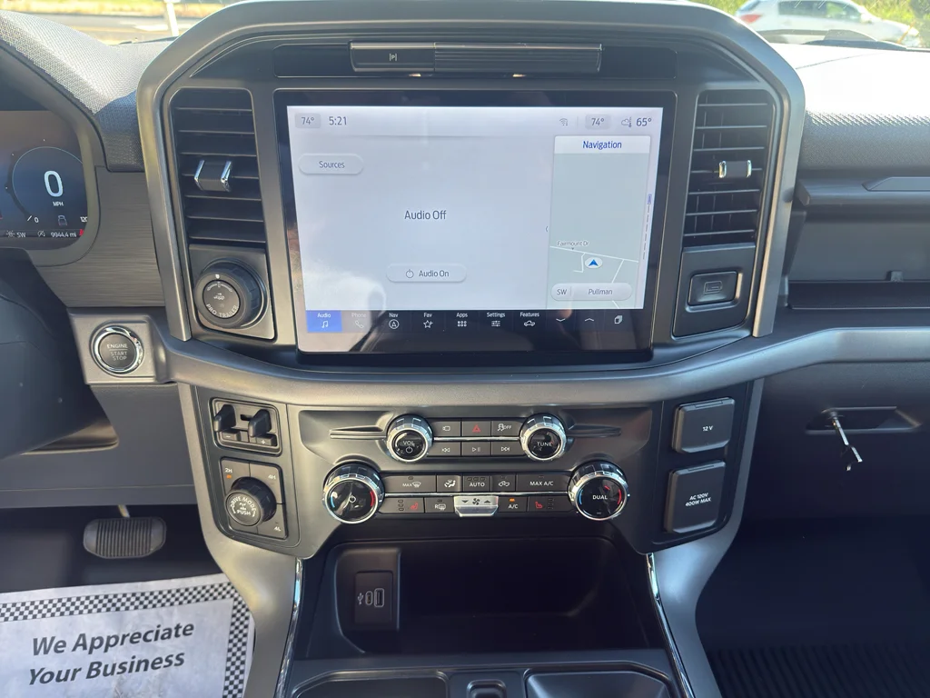 Used 2025 Oxford White Ford XLT image 21