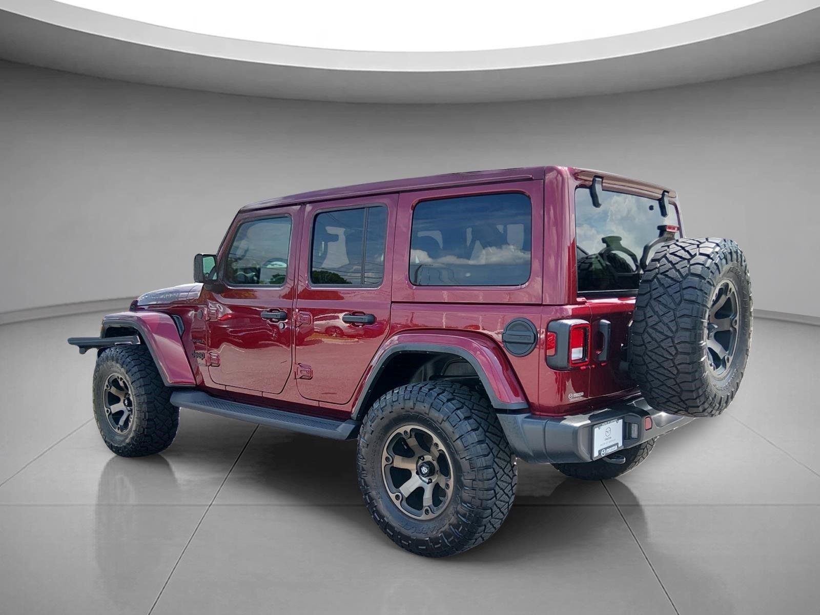 Used 2022 Snazzberry Pearlcoat Jeep Unlimited Sahara image 3