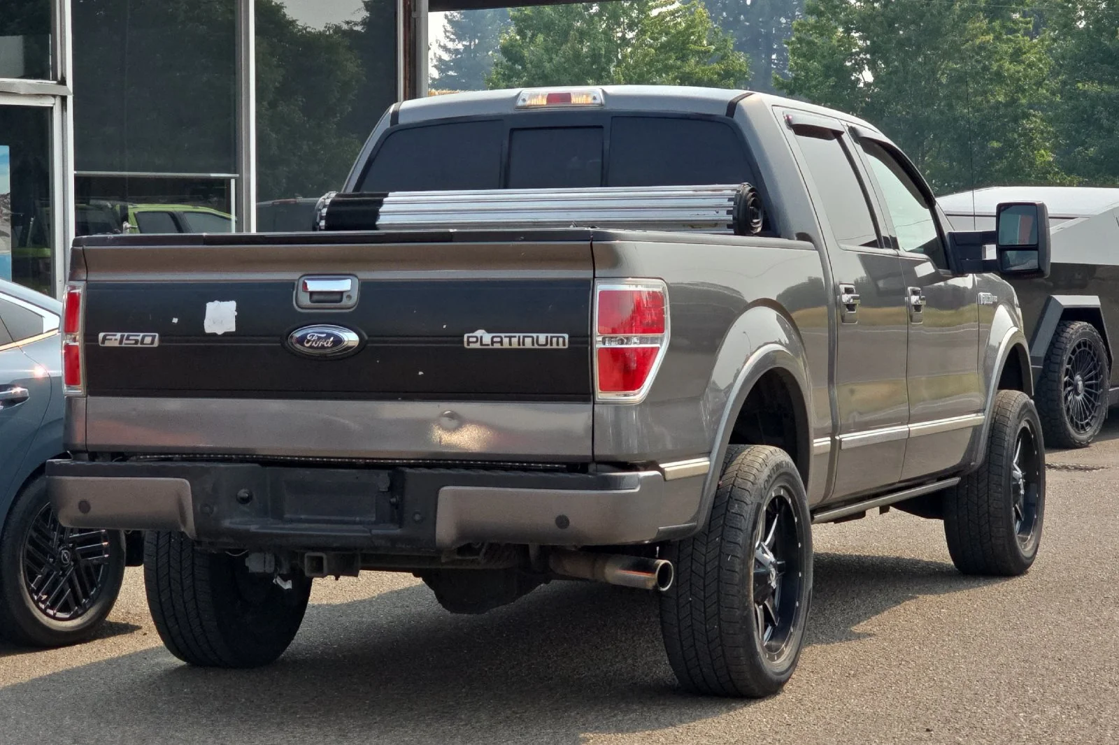 Used 2011  Ford  image 4