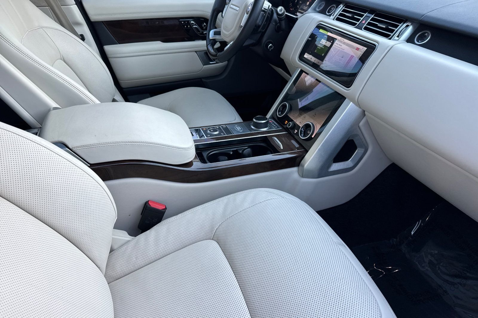 Used 2021 Blue Land Rover Westminster image 17