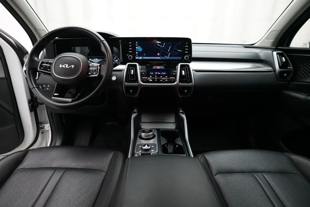 Used 2023 White Kia EX image 5