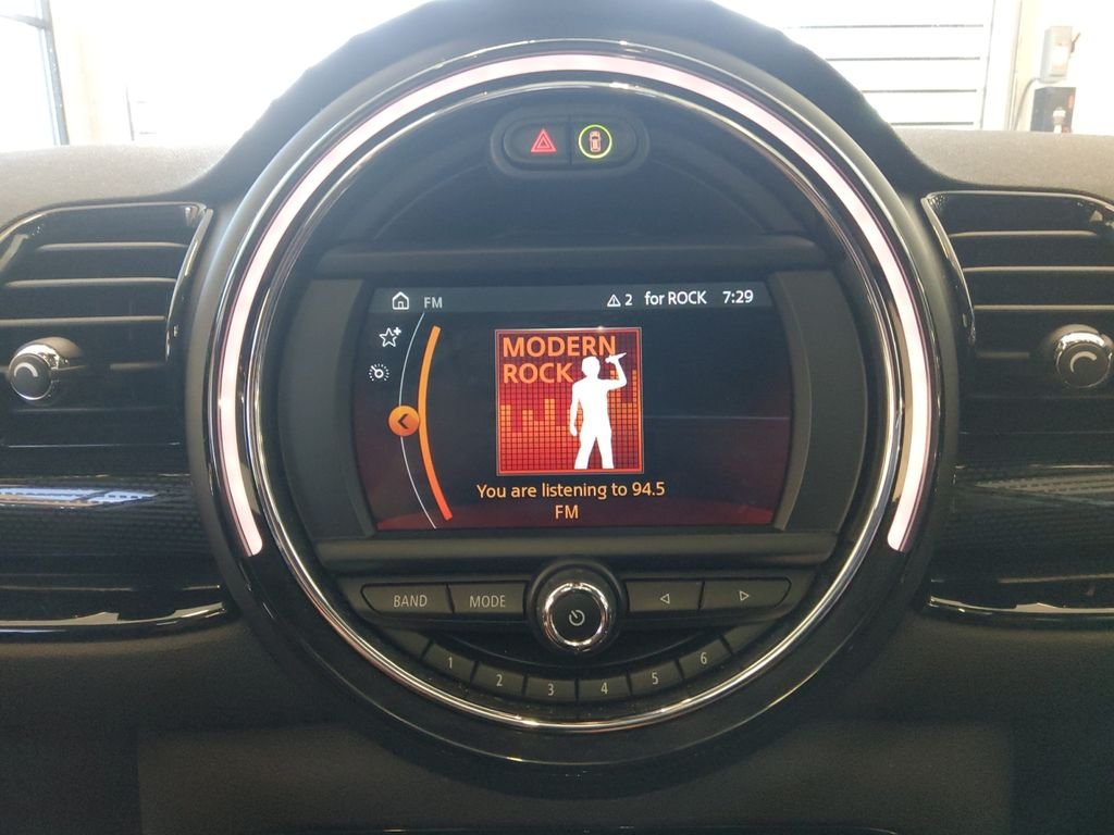 Used 2019 White MINI Classic image 11