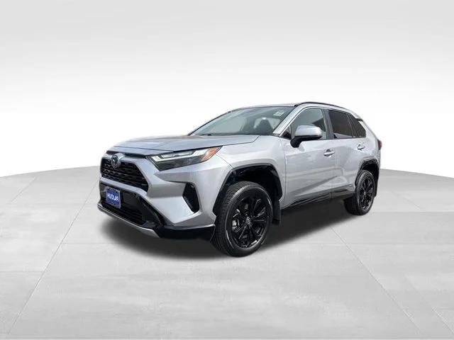 Used 2022 Silver Toyota SE image 7