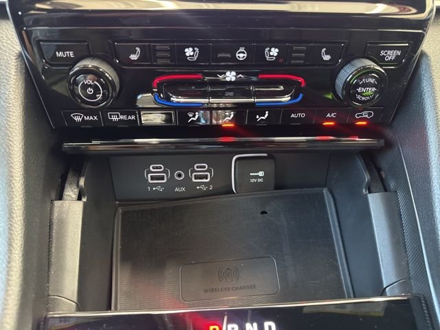 Used 2025 Metallic Jeep Limited image 33