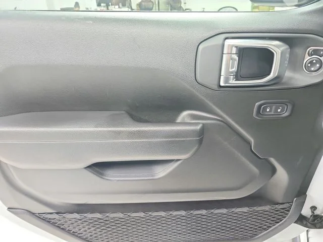 Used 2025 White Jeep Rubicon image 33