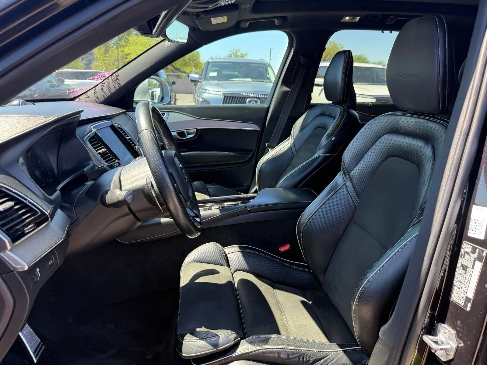 Used 2019 Onyx Black Volvo T6 R-Design image 12