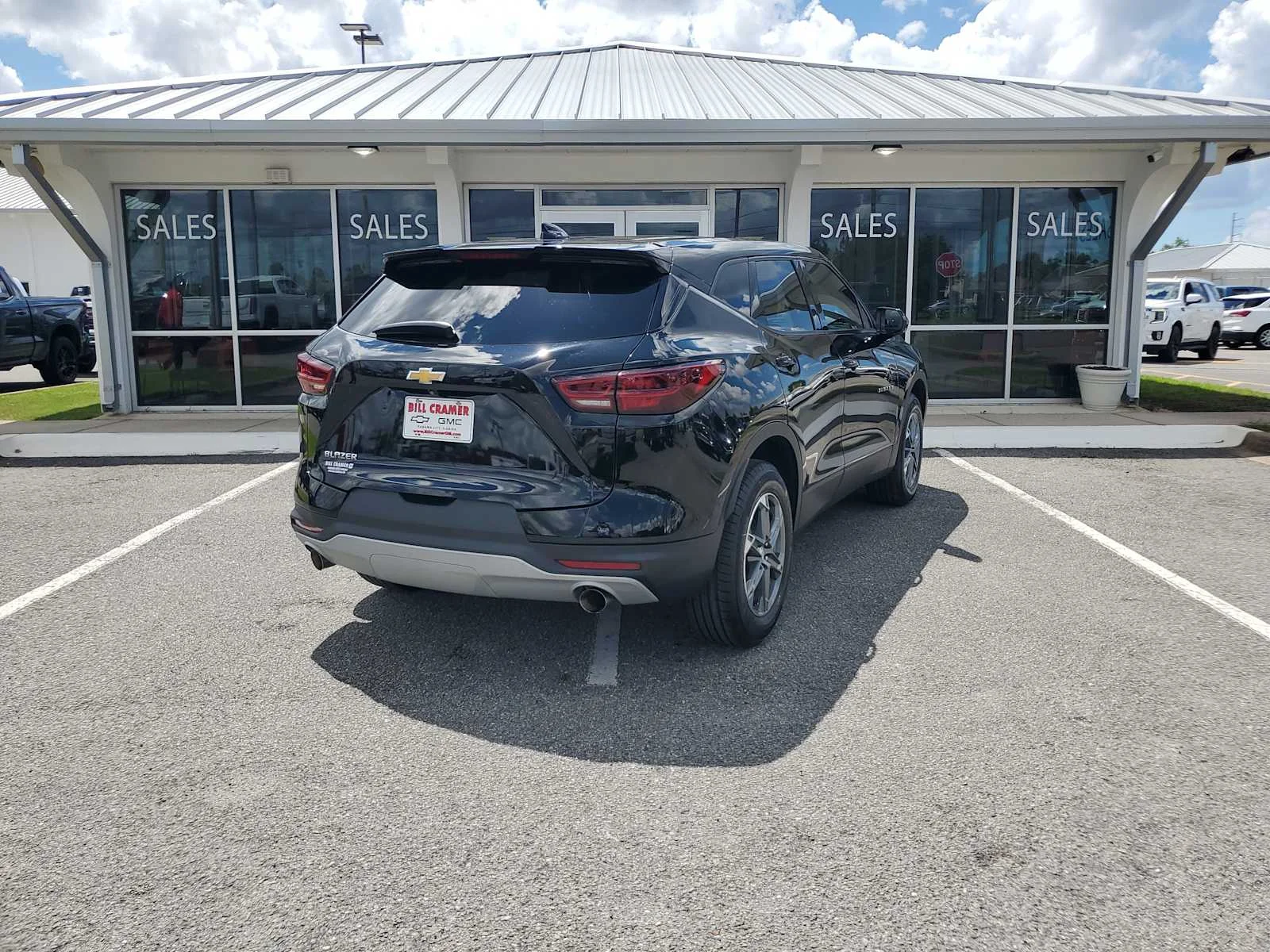 Used 2023 BLACK Chevrolet LT image 7