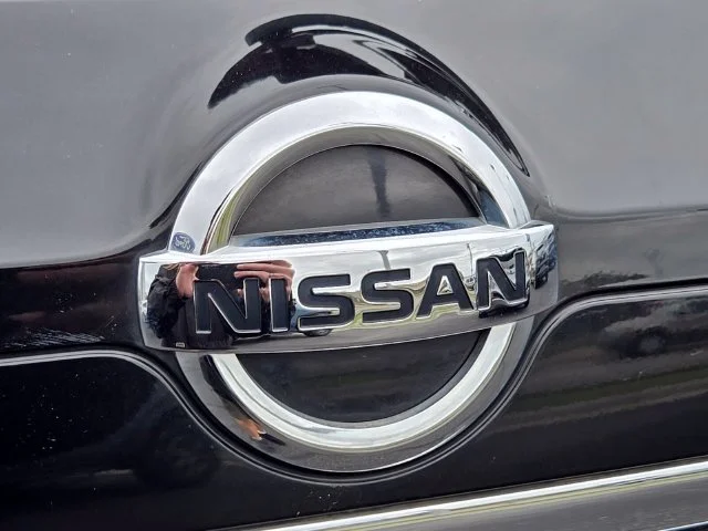 Used 2019 Black Nissan SL image 19