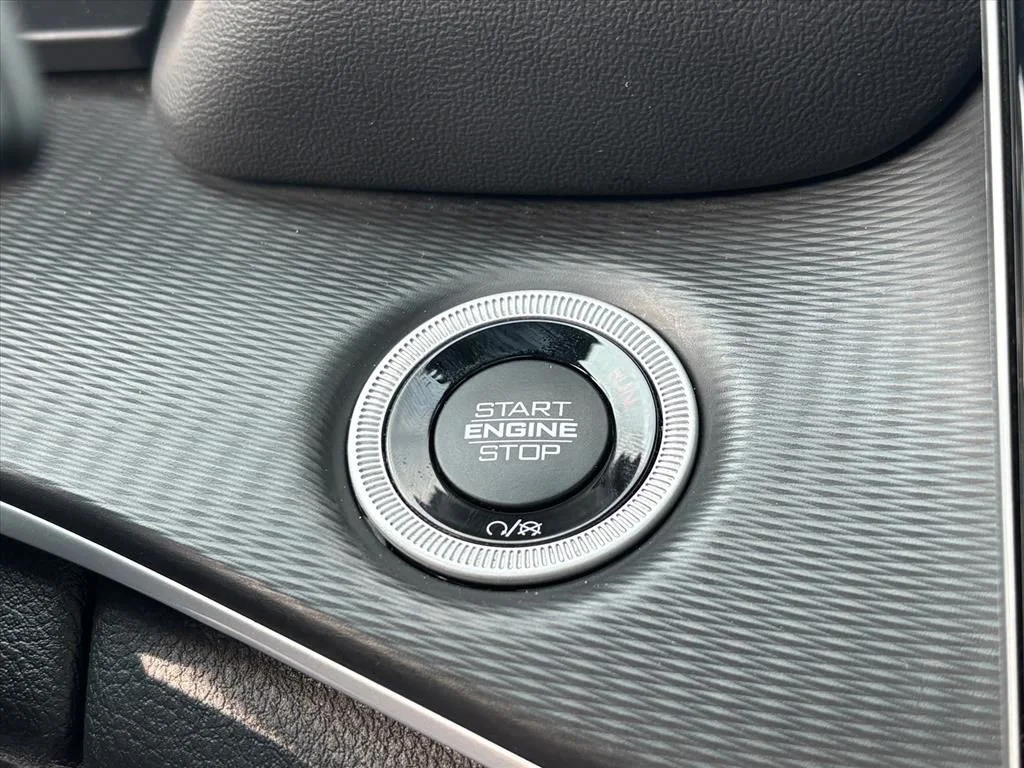 Used 2023 White Jeep Altitude X image 18