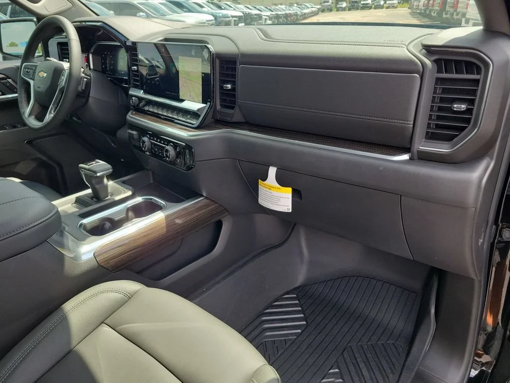 New 2026 Black Chevrolet LT image 20