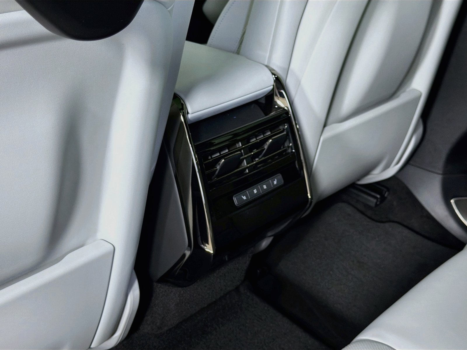 2026 Land Rover Range Rover Sport SE - Photo 28