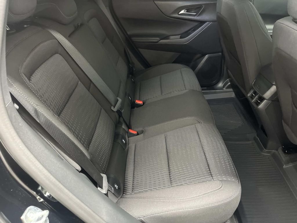 2027 Chevrolet Equinox LT - Photo 28