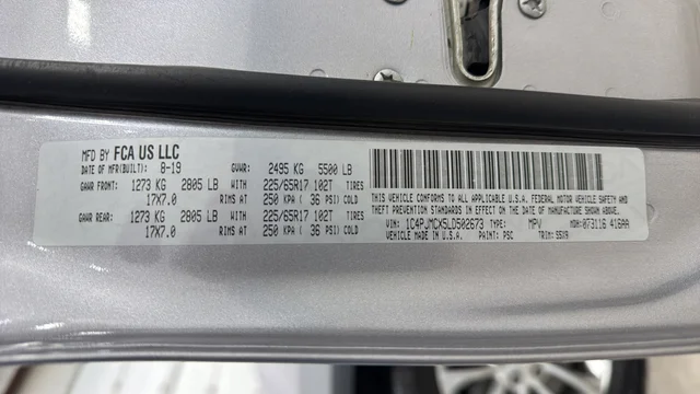 Used 2020 Billet Silver Metallic Jeep Latitude image 26