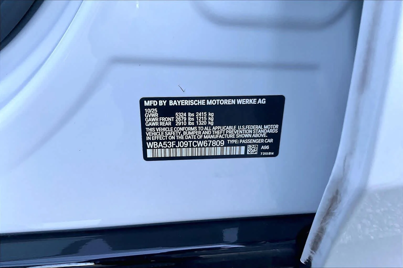 New 2026 Mineral White Metallic BMW 530i xDrive image 19