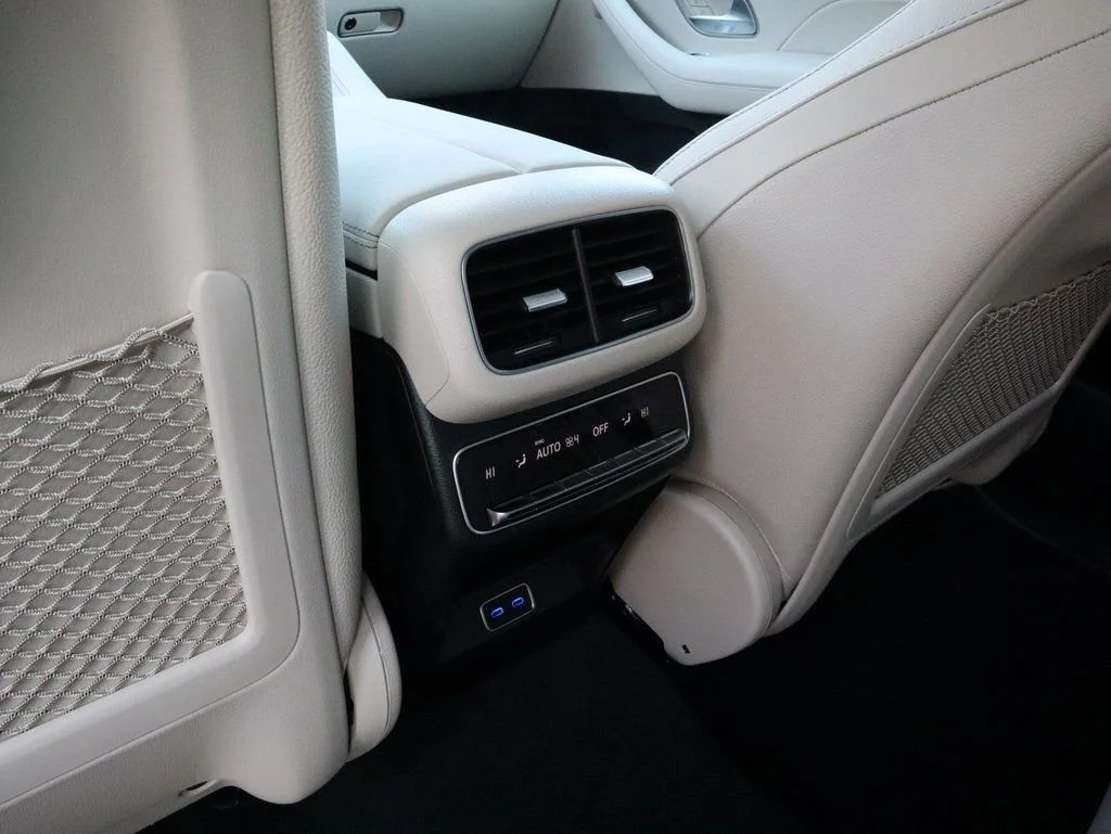 New 2026 Selenite Grey Metallic Mercedes-Benz GLE 580 image 79