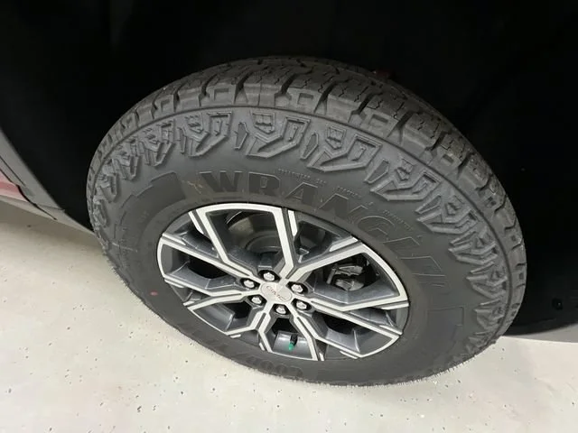2026 GMC Acadia AT4 - Photo 34
