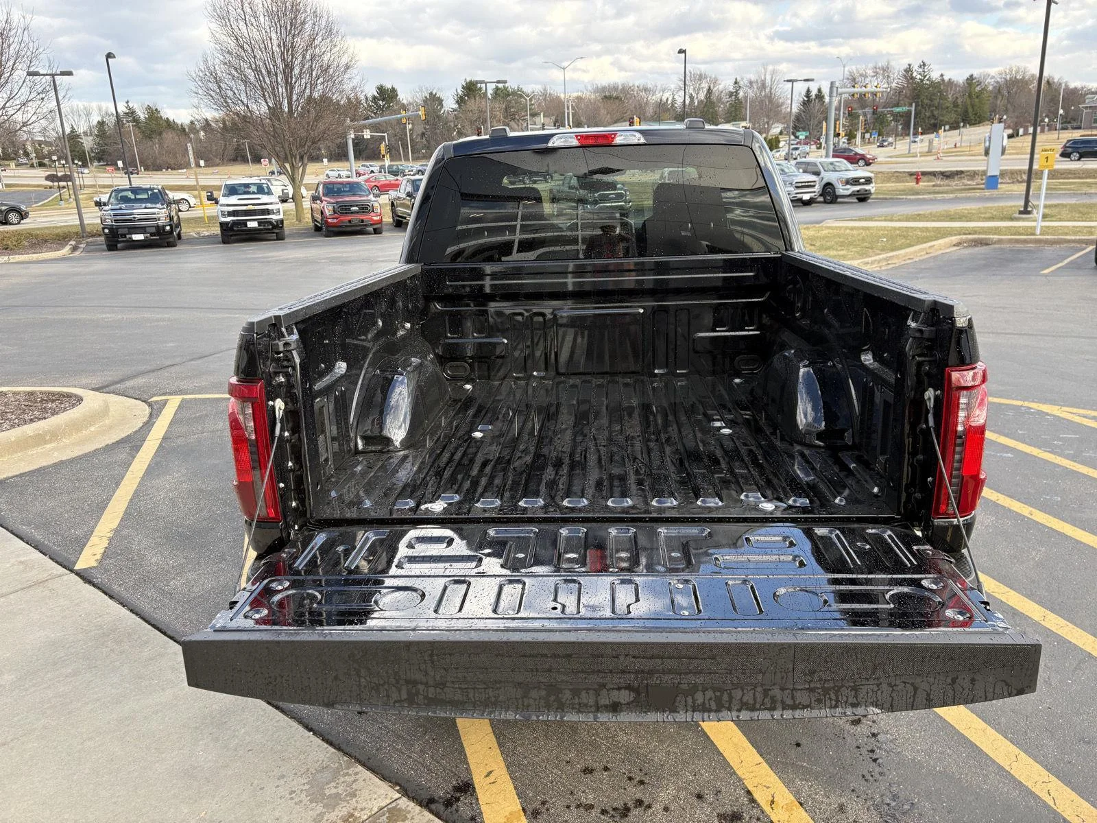 New 2026 Agate Black Metallic Ford XLT image 7