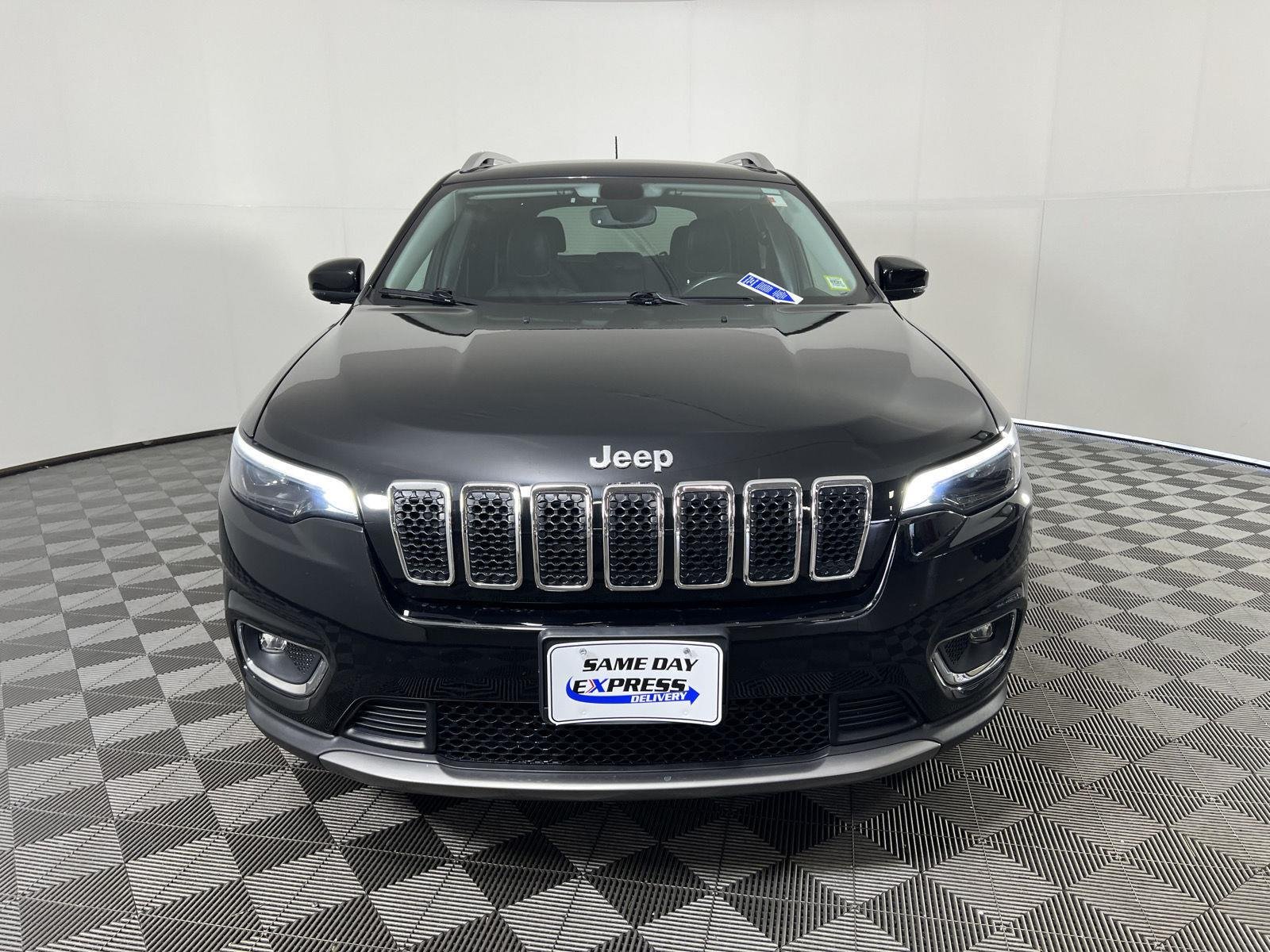 Used 2020 Diamond Black Crystal Pearlcoat Jeep Limited image 24