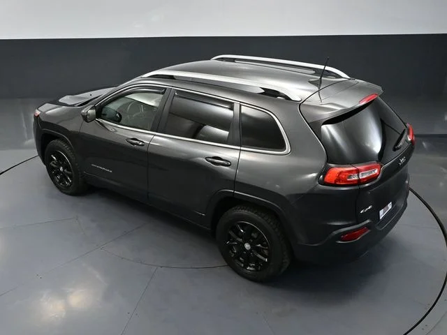 Used 2016 Gray Jeep Latitude image 51