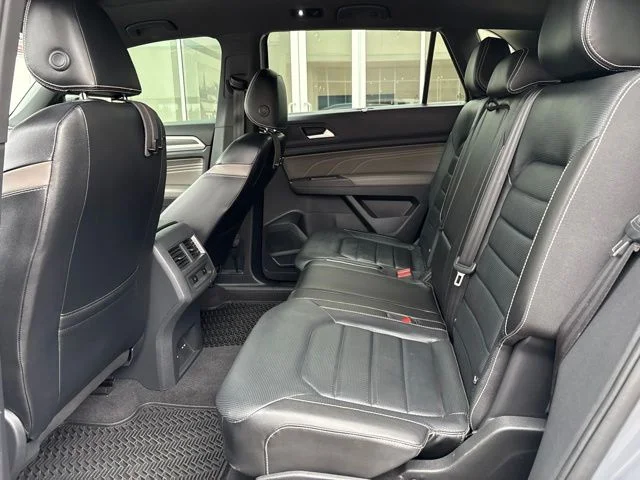 Used 2022 Gray Volkswagen 3.6L V6 SEL Premium R-Line image 12