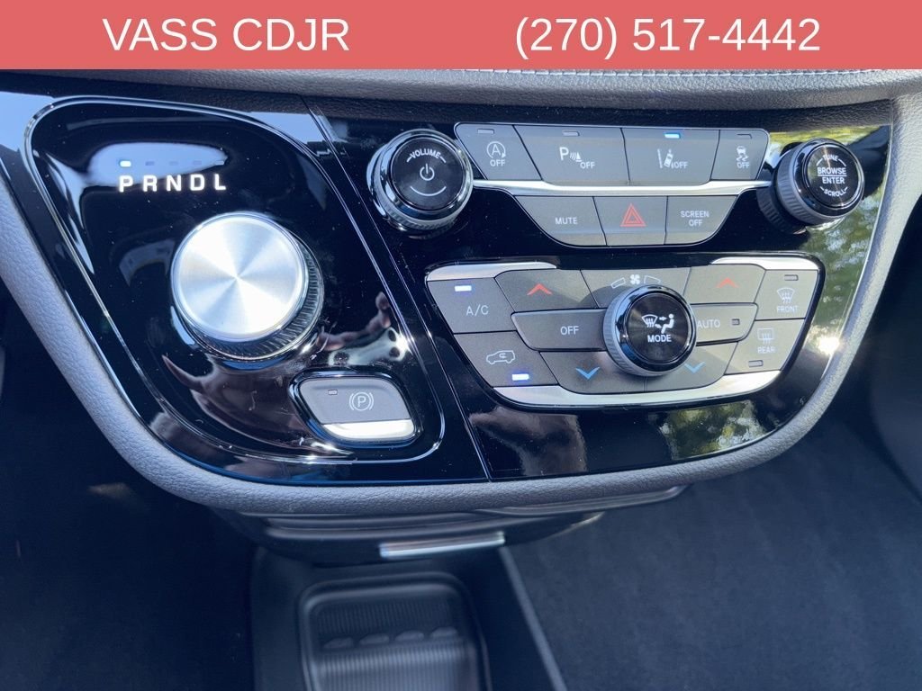 2026 Chrysler Pacifica Select - Photo 23