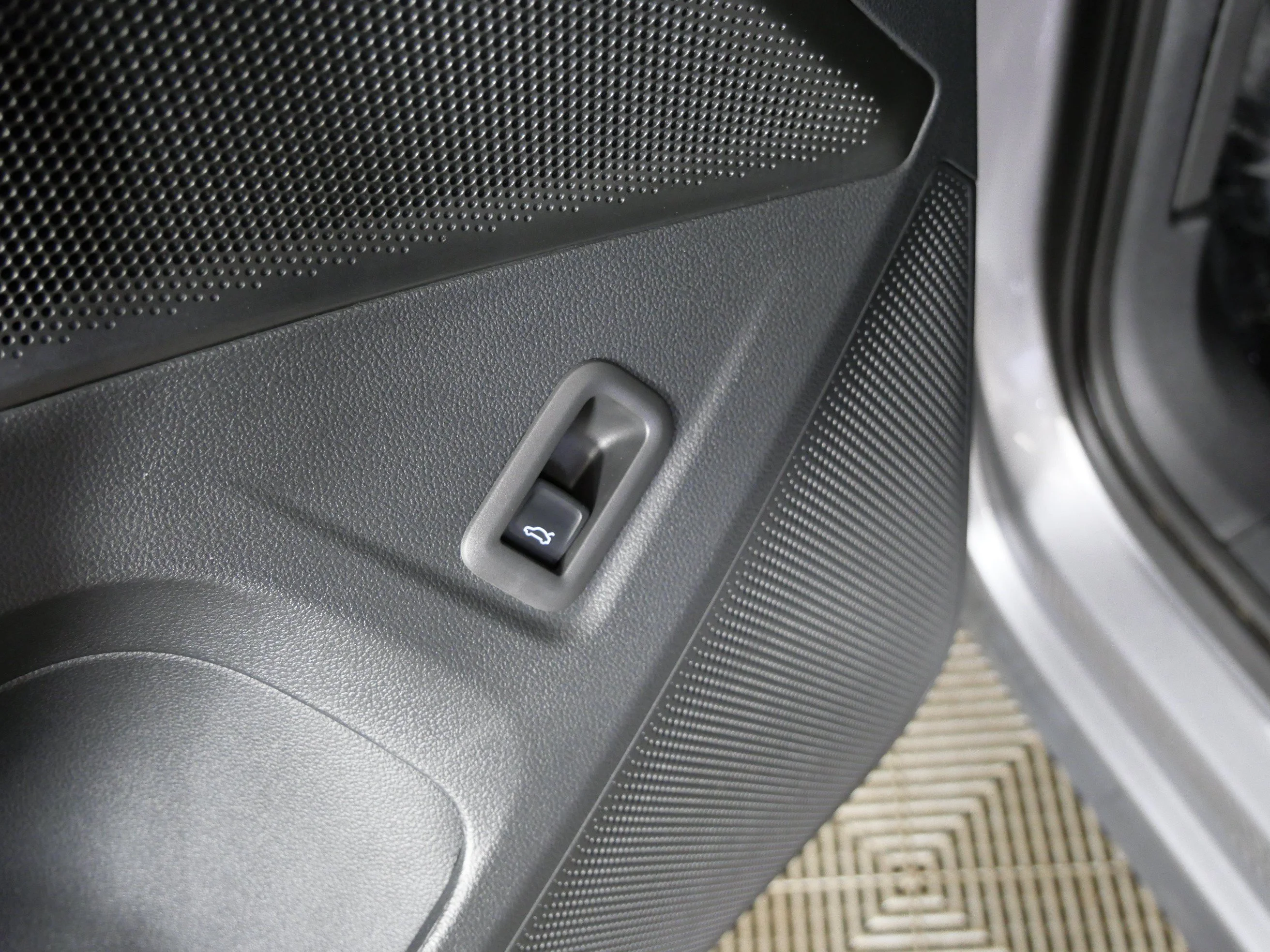 Certified Used 2026  Volkswagen SE image 25