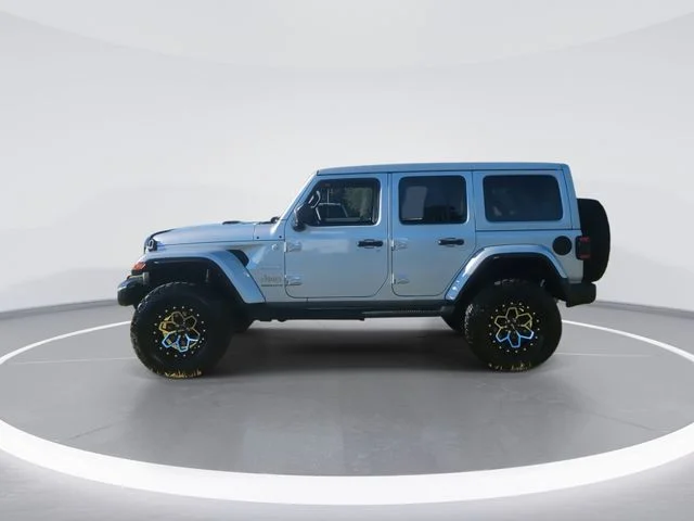 Used 2023 Silver Jeep Sahara image 5