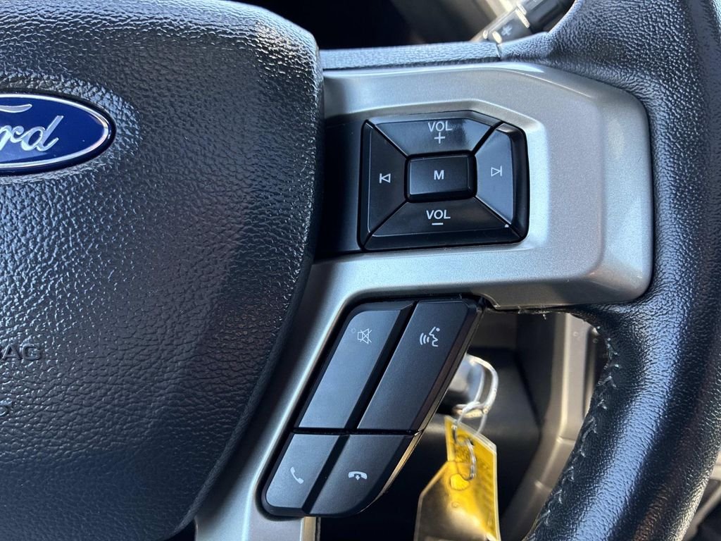Used 2022 White Ford Lariat image 27