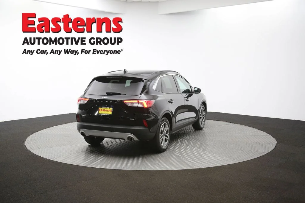 Used 2021 Black Ford SEL image 39
