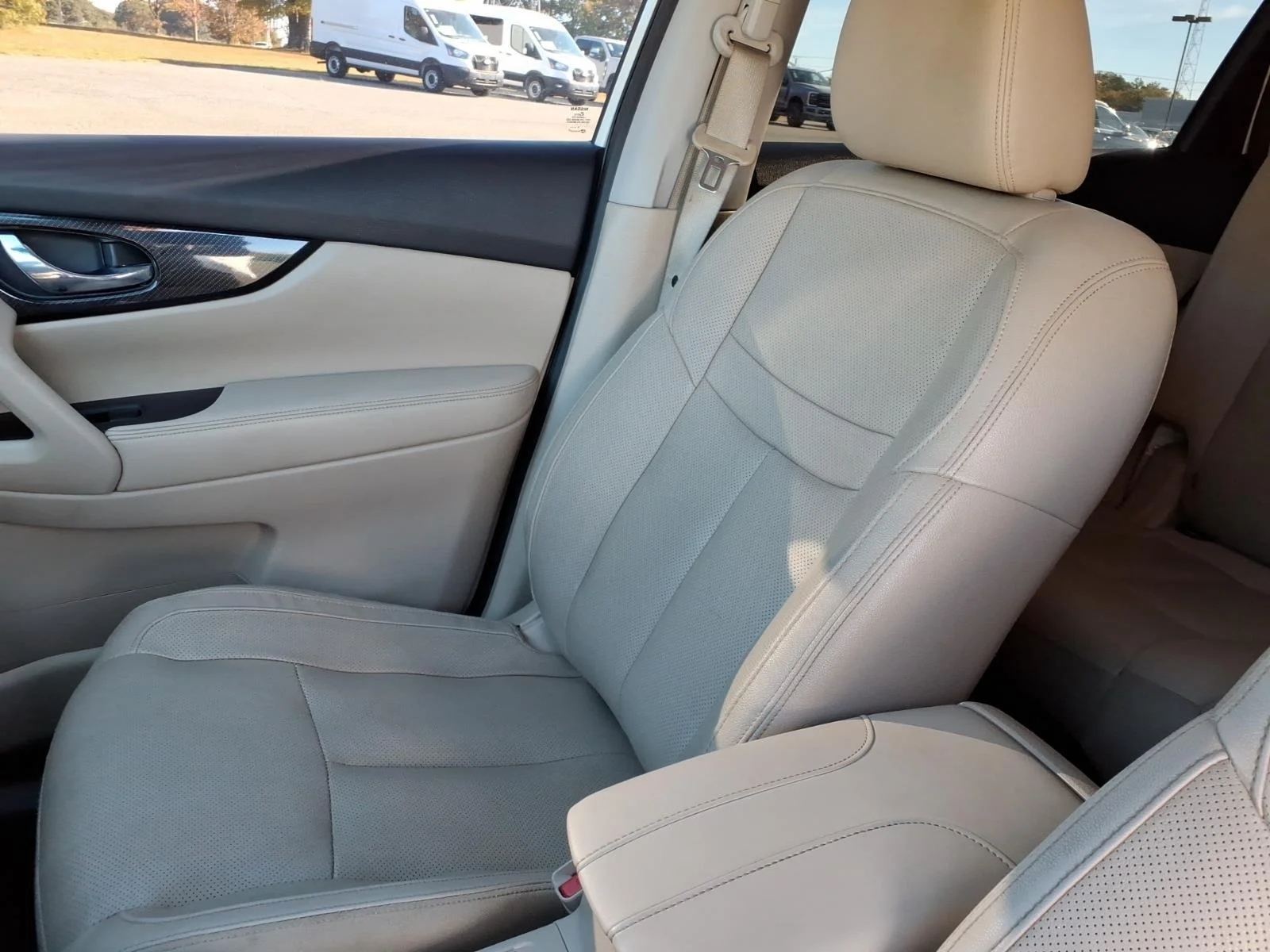 Used 2020 Pearl White Tricoat Nissan SL image 23