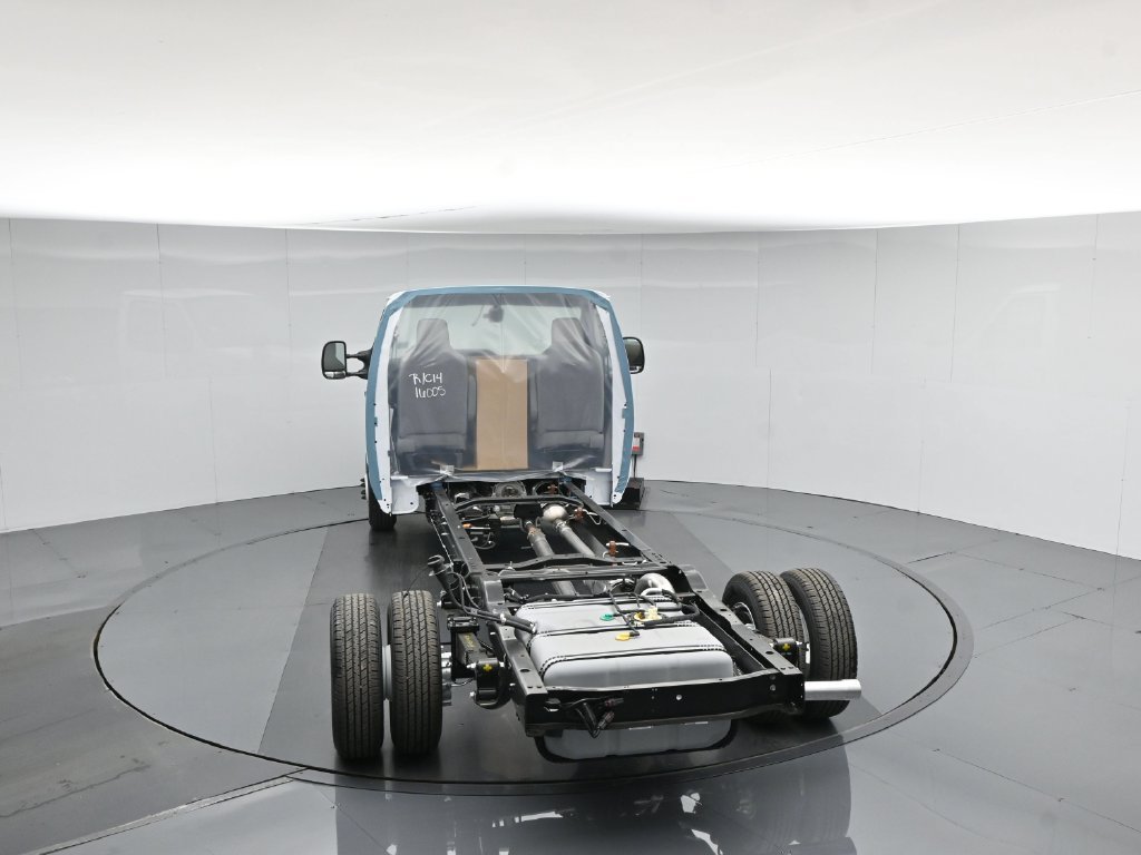 New 2027 White Ford Base image 29