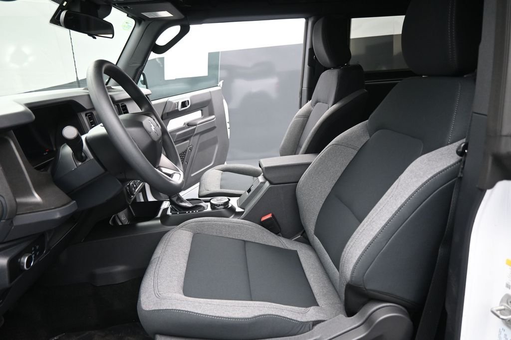 New 2026 Oxford White Ford Base image 9