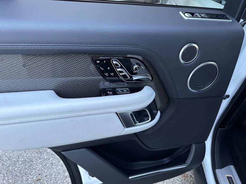 Used 2019 SVO PALETTE WHITE Land Rover SVAutobiography image 13
