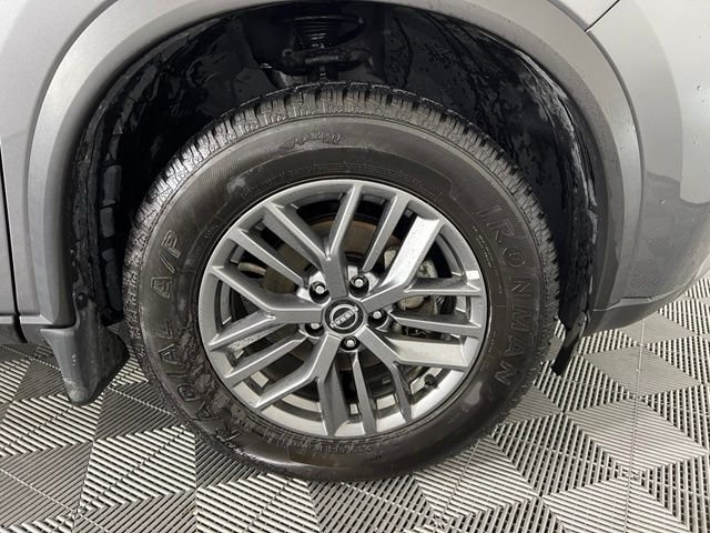 Used 2023 Gray Nissan S image 38