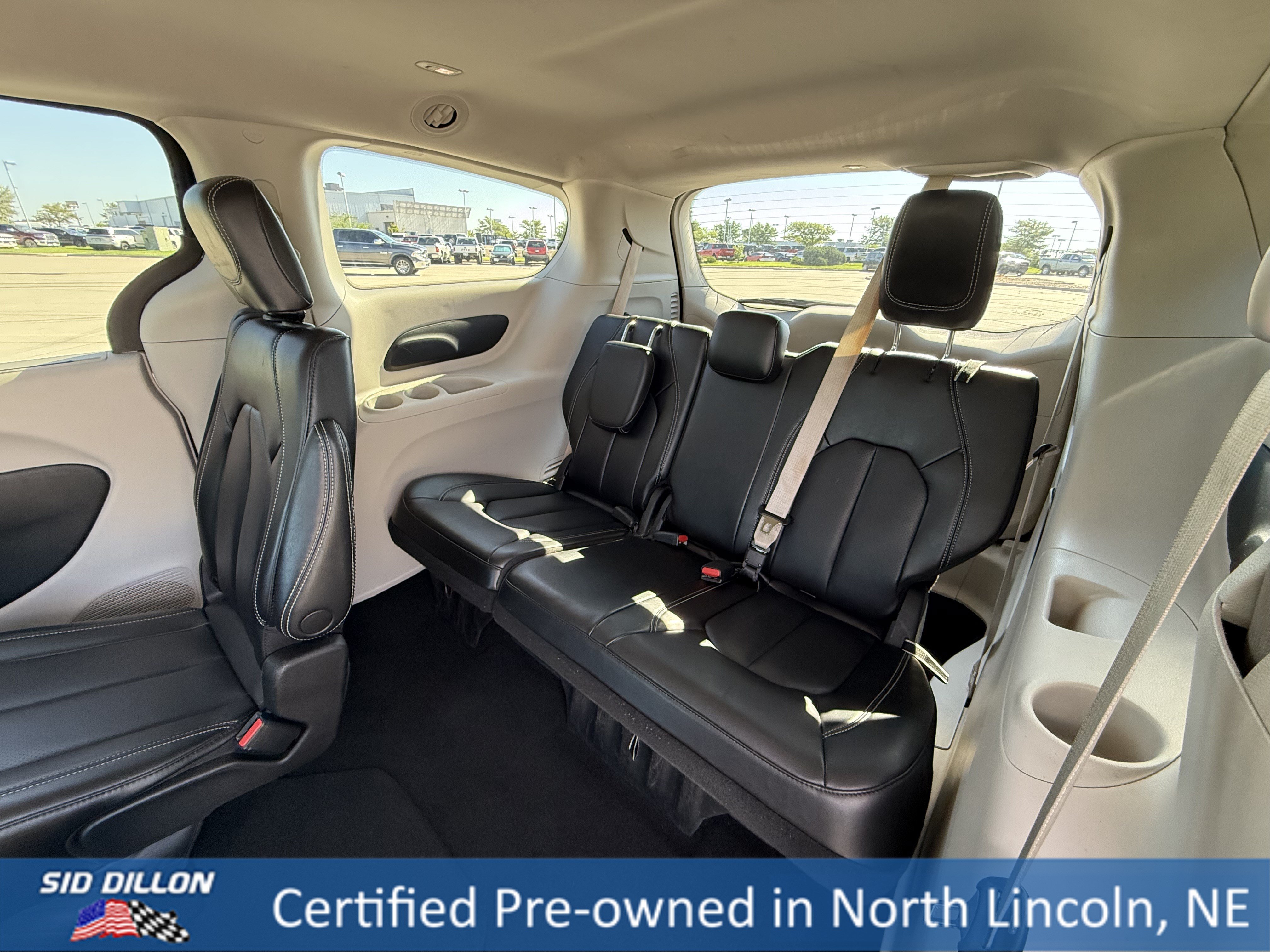 Used 2023 Brilliant Black Crystal Pearlcoat Chrysler Touring L image 22