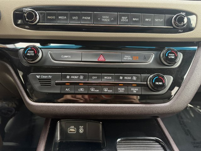 Used 2016 Black Kia SXL image 22