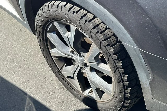 Used 2020 Graphite Hyundai SEL image 4