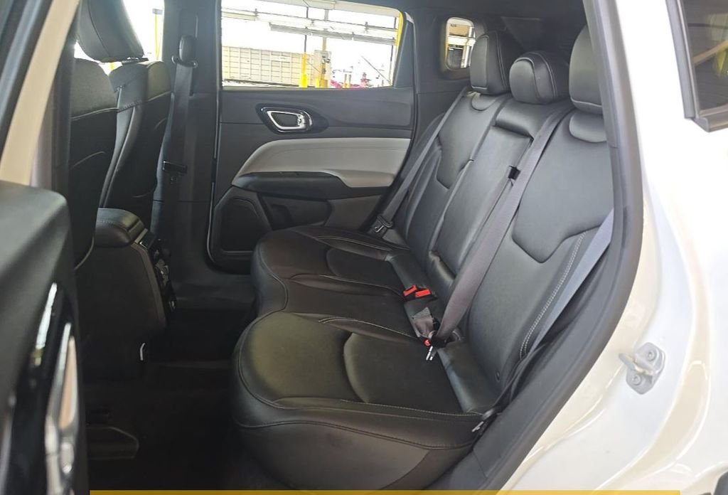 Used 2025 White Jeep Limited image 8
