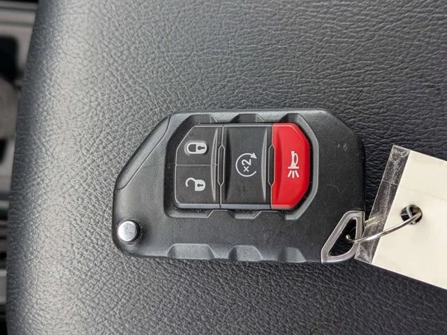2025 Jeep Wrangler 4-Door Sahara - Photo 32