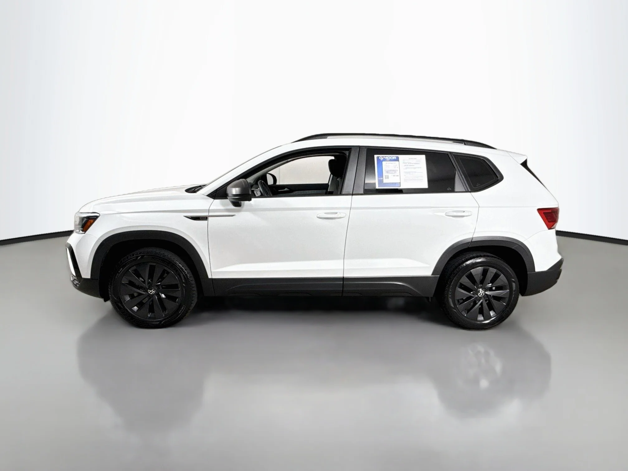 Used 2022 Pure White Volkswagen S image 4
