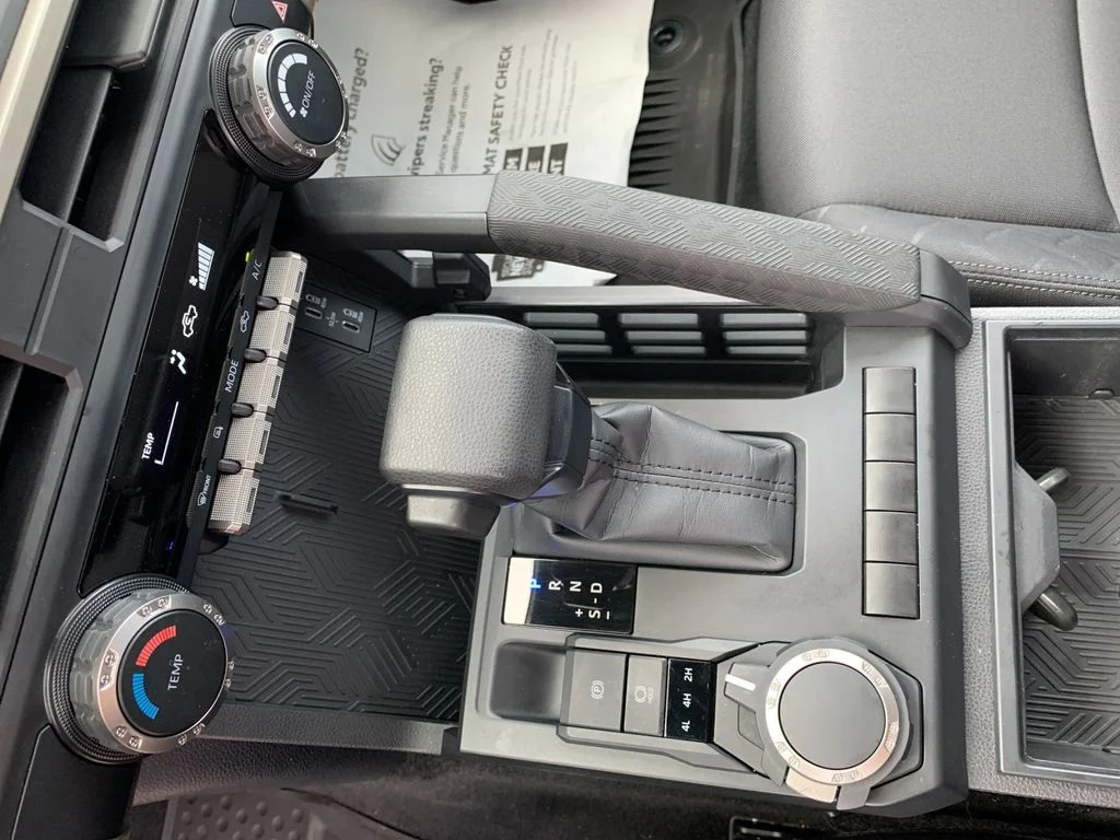Used 2024  Toyota SR image 23