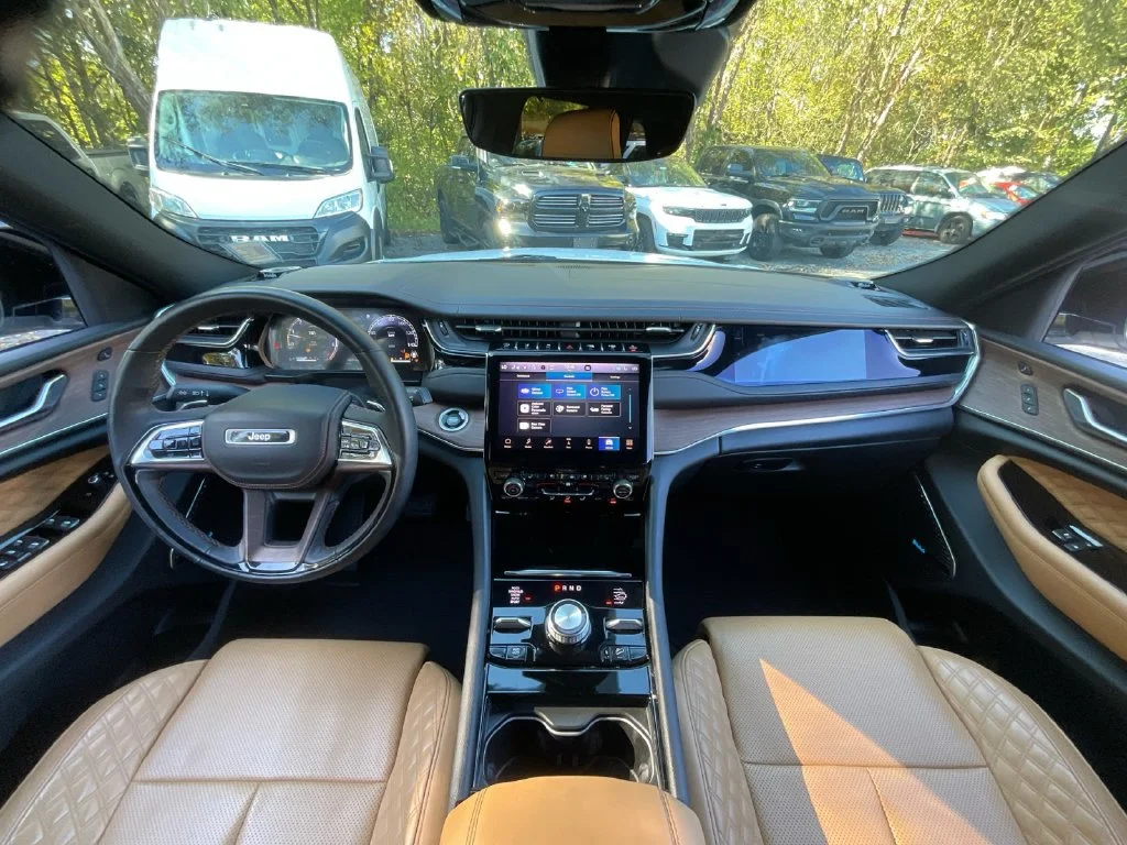 Used 2022 White Jeep Summit image 19