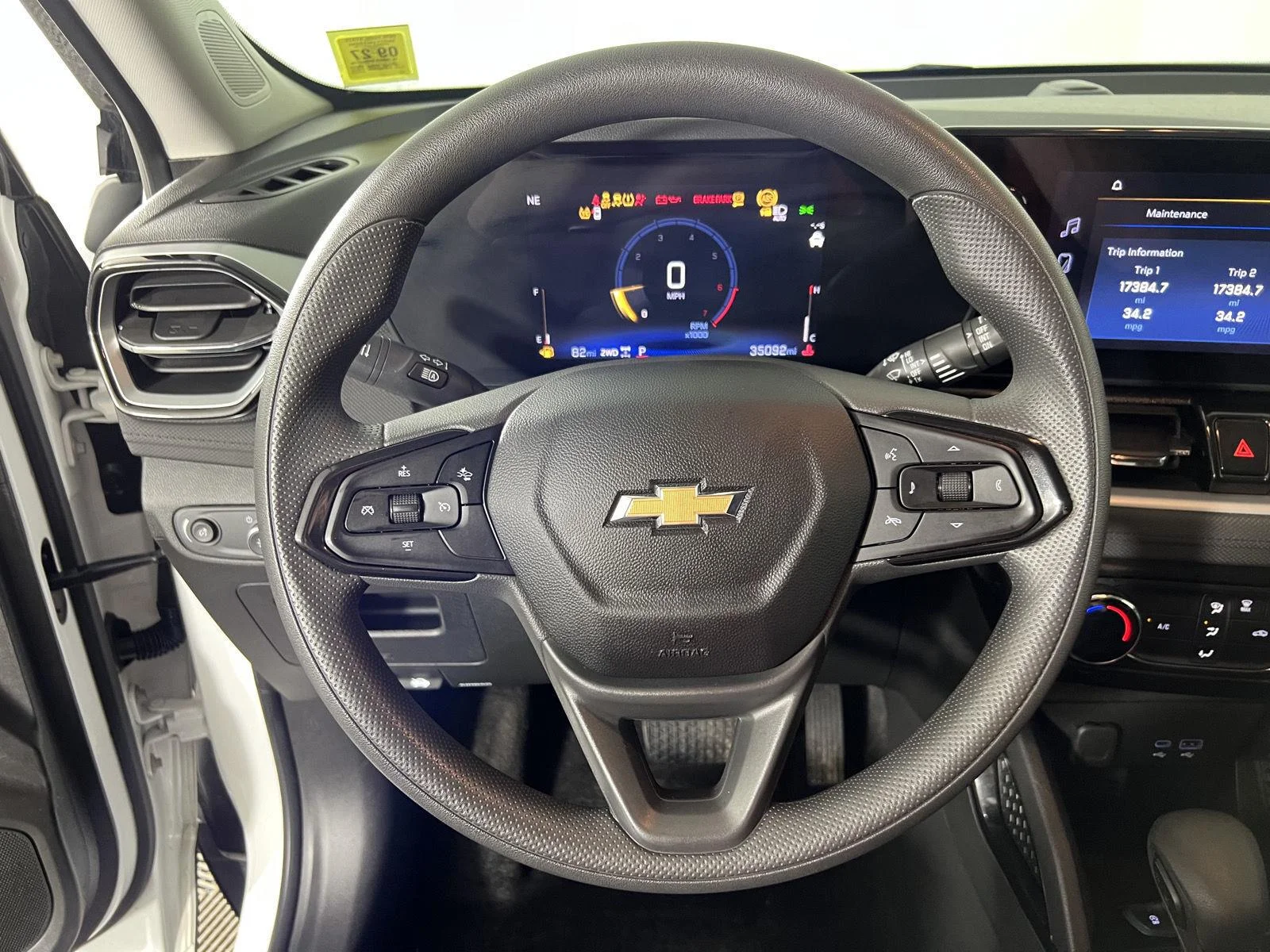 Used 2024 Summit White Chevrolet LT image 17