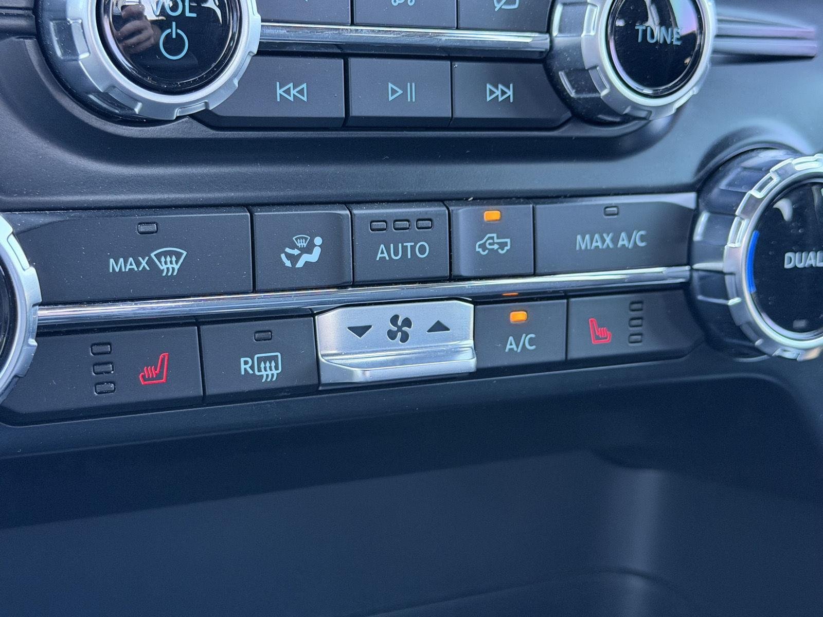Used 2023 Oxford White Ford XLT image 7