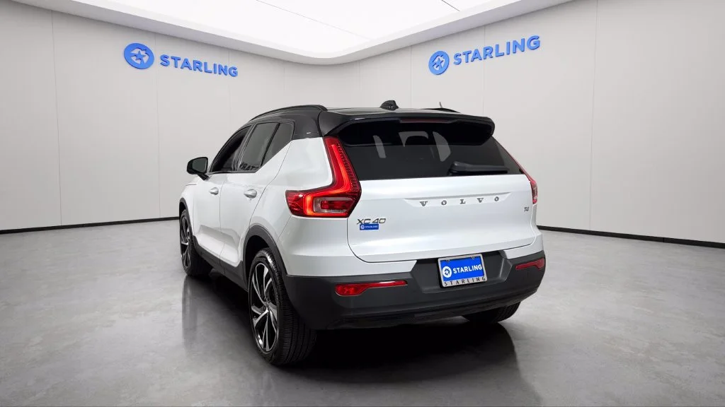 2021 Volvo XC40 R-Design - Photo 6